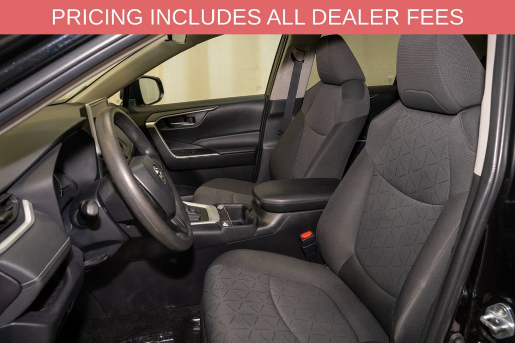 Used 2024 Toyota RAV4 XLE FWD image 10