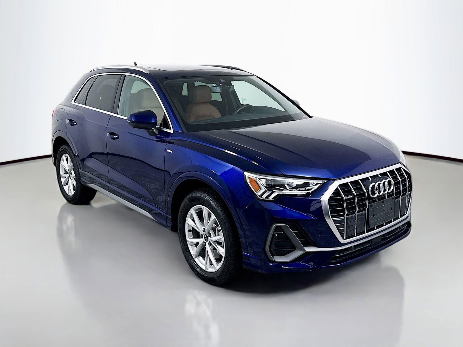 Certified 2025 Audi Q3 2.0T Premium Plus w/ Premium Plus Package image 7