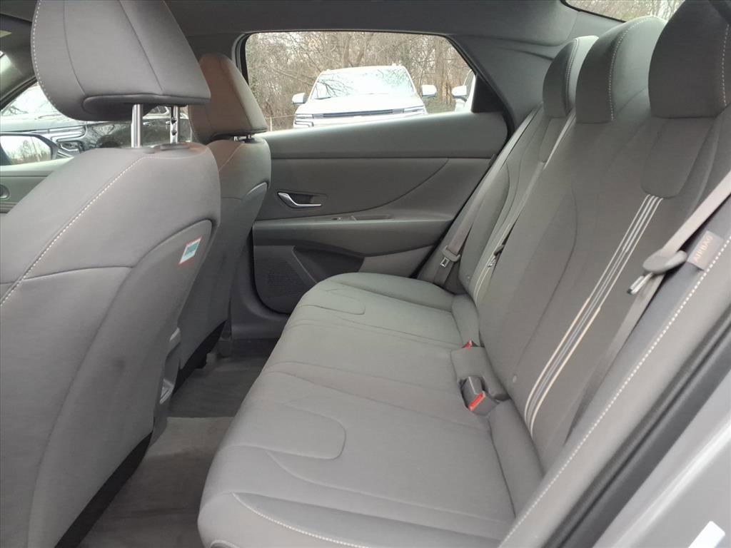Used 2025 Hyundai Elantra Sport image 19