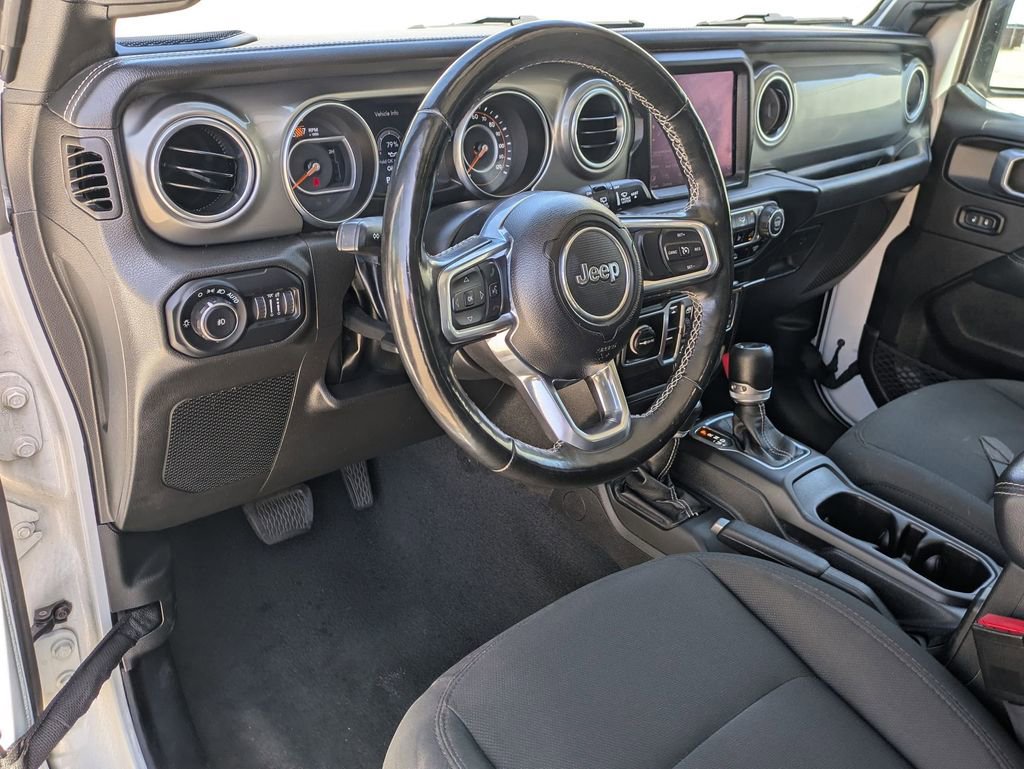 Used 2022 Jeep Wrangler Unlimited Sahara w/ Cold Weather Group AWD/4WD image 14
