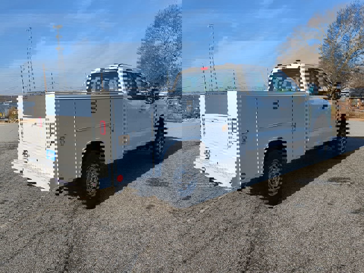 New 2026 Ford F250 XL w/ XL Chrome Package image 3