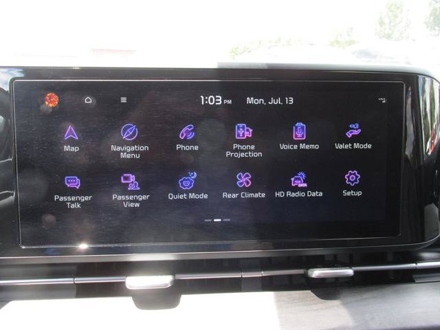 Used 2024 Kia Carnival EX FWD image 12