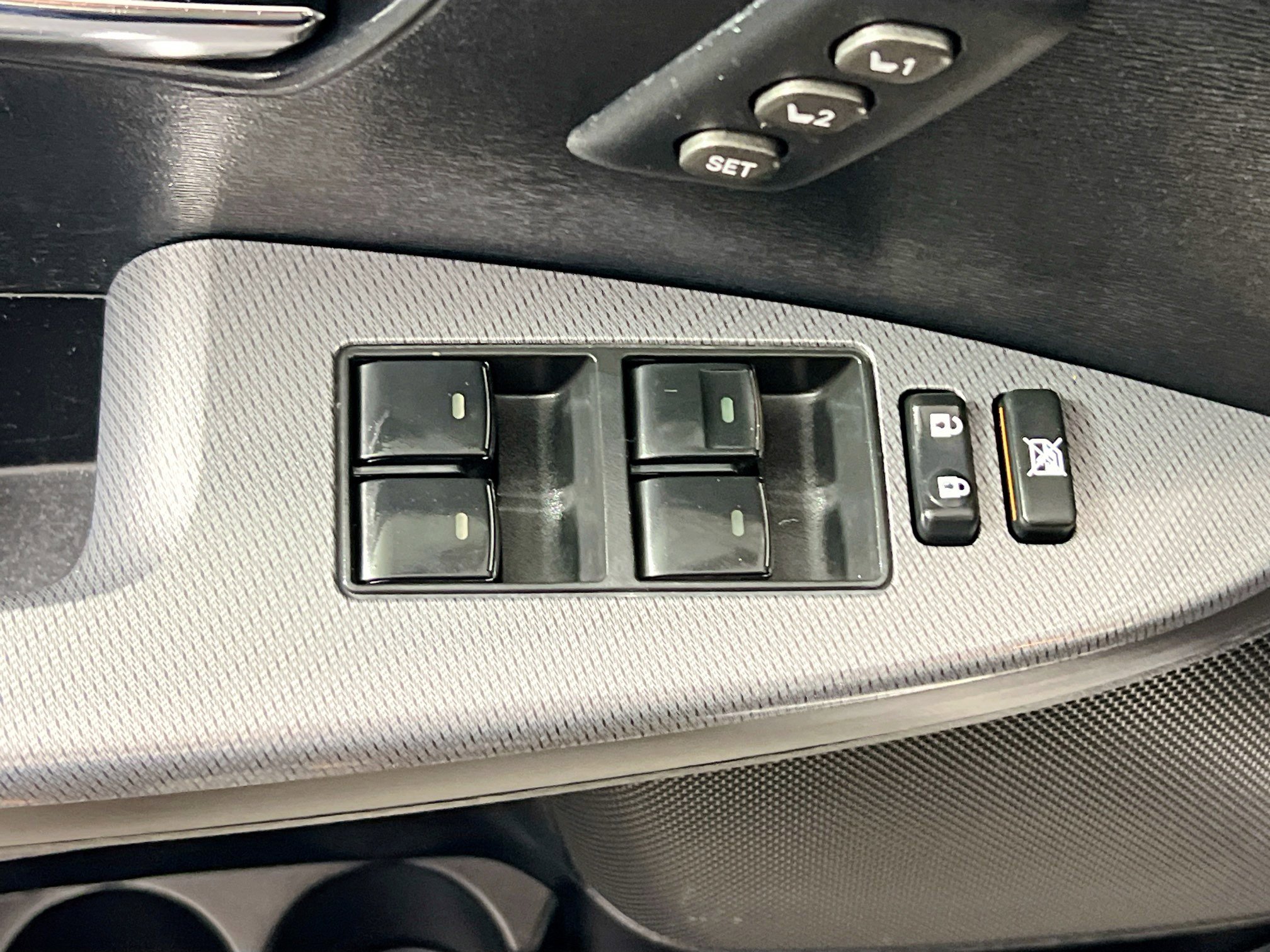 Used 2015 Toyota Venza XLE FWD image 16
