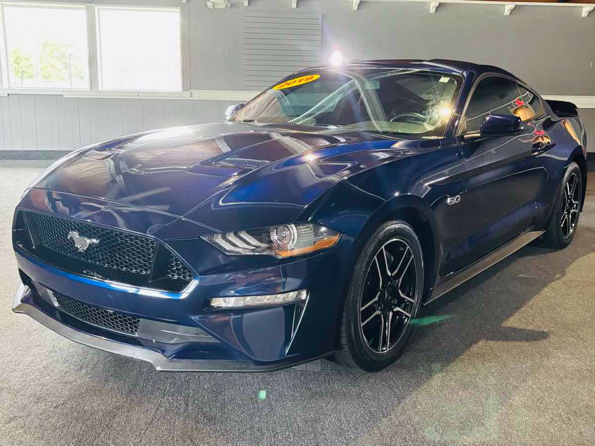 Used 2019 Ford Mustang GT RWD image 17