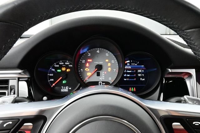 Certified 2021 Porsche Macan S AWD/4WD image 8