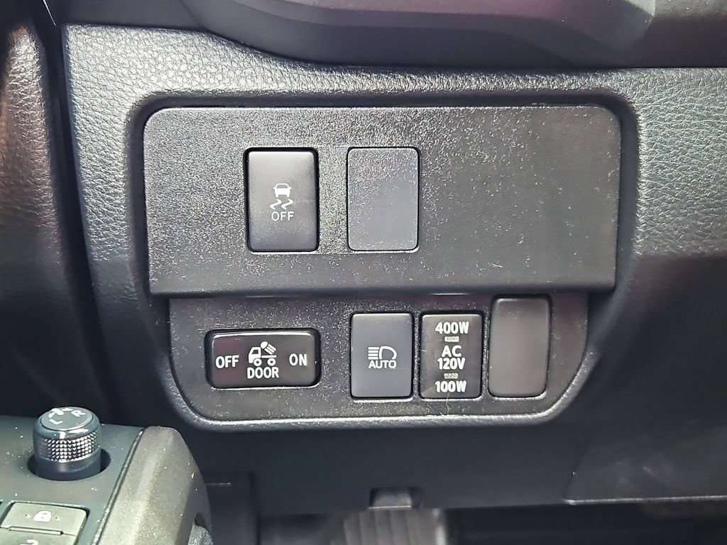 Used 2021 Toyota Tacoma TRD Off-Road w/ Technology Package AWD/4WD image 18