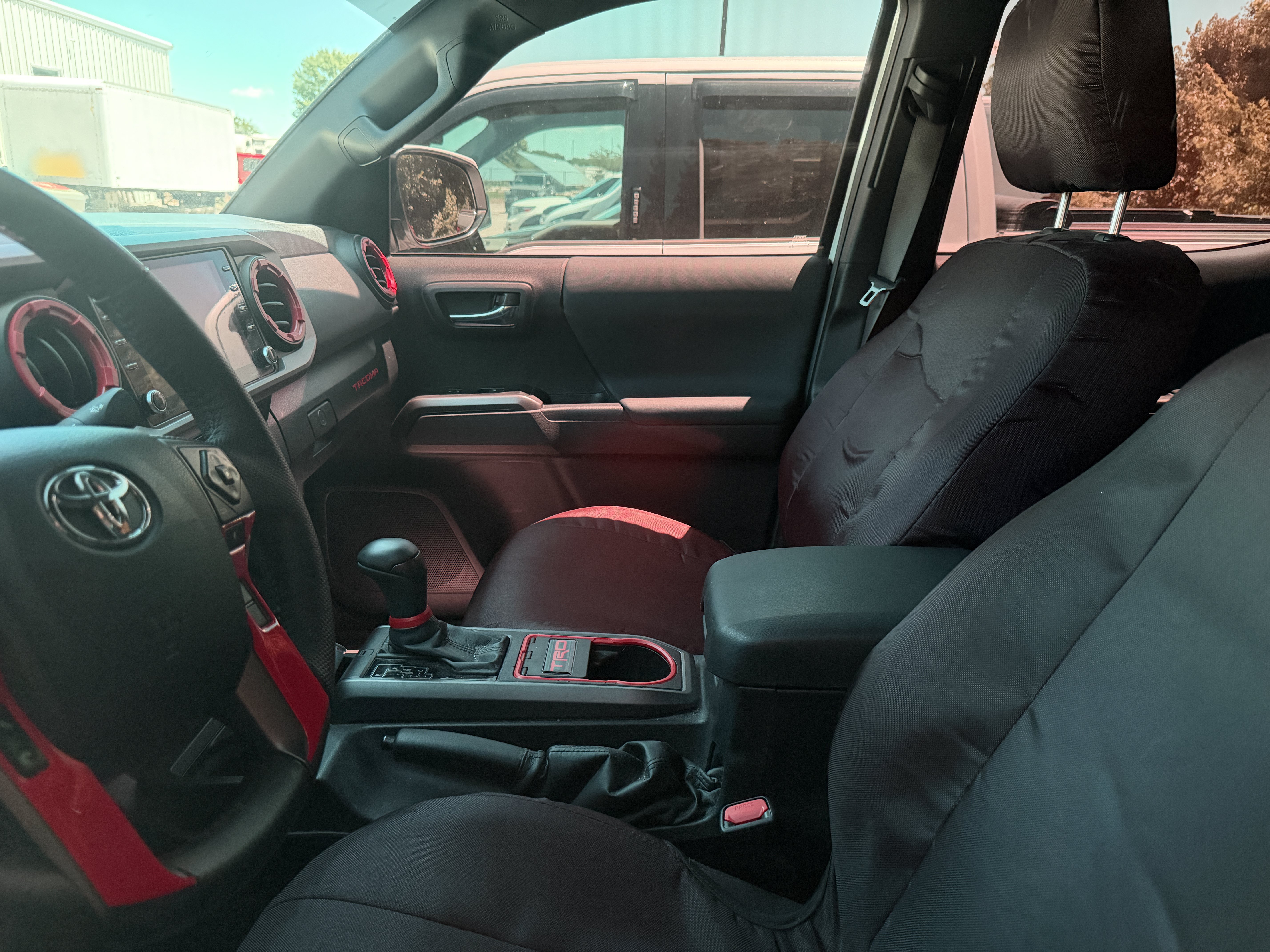 Used 2022 Toyota Tacoma TRD Sport w/ Technology Package AWD/4WD image 8