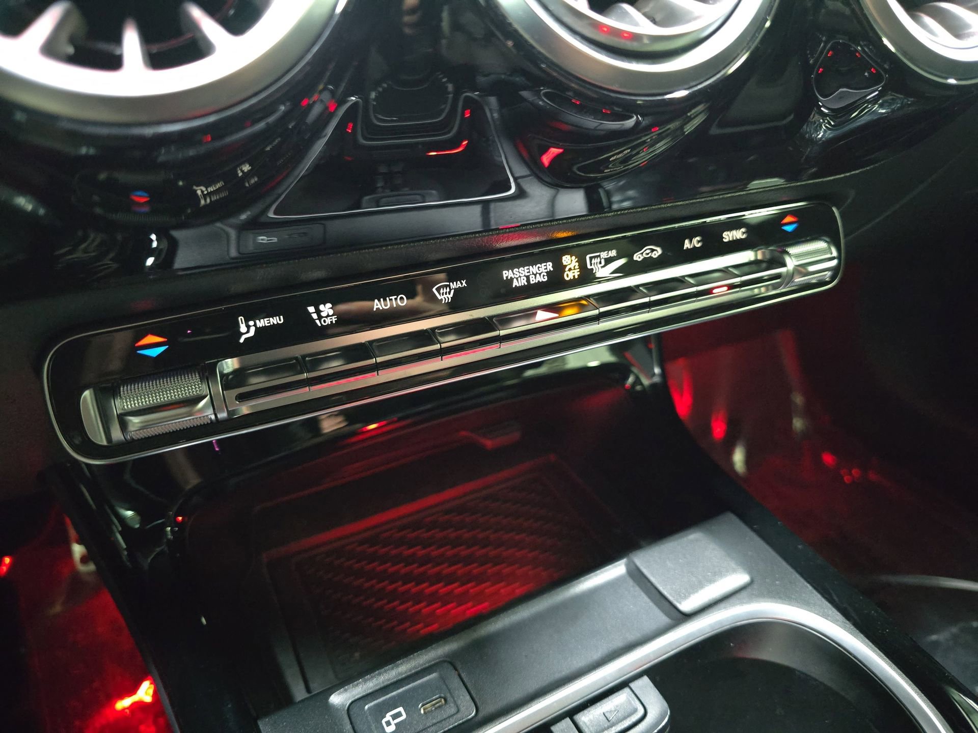 Used 2023 Mercedes-Benz CLA 250 4MATIC image 22