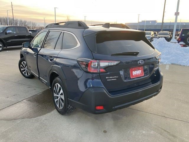 Used 2025 Subaru Outback Premium AWD/4WD image 10