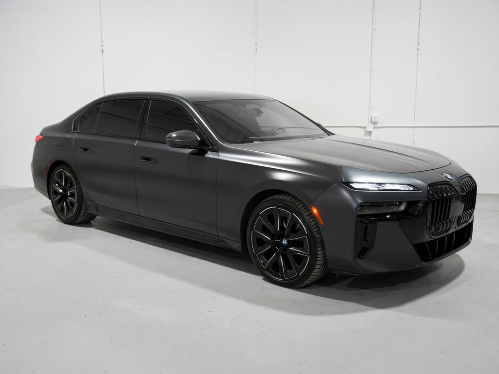 Used 2023 BMW 760i xDrive w/ Executive Package image 8