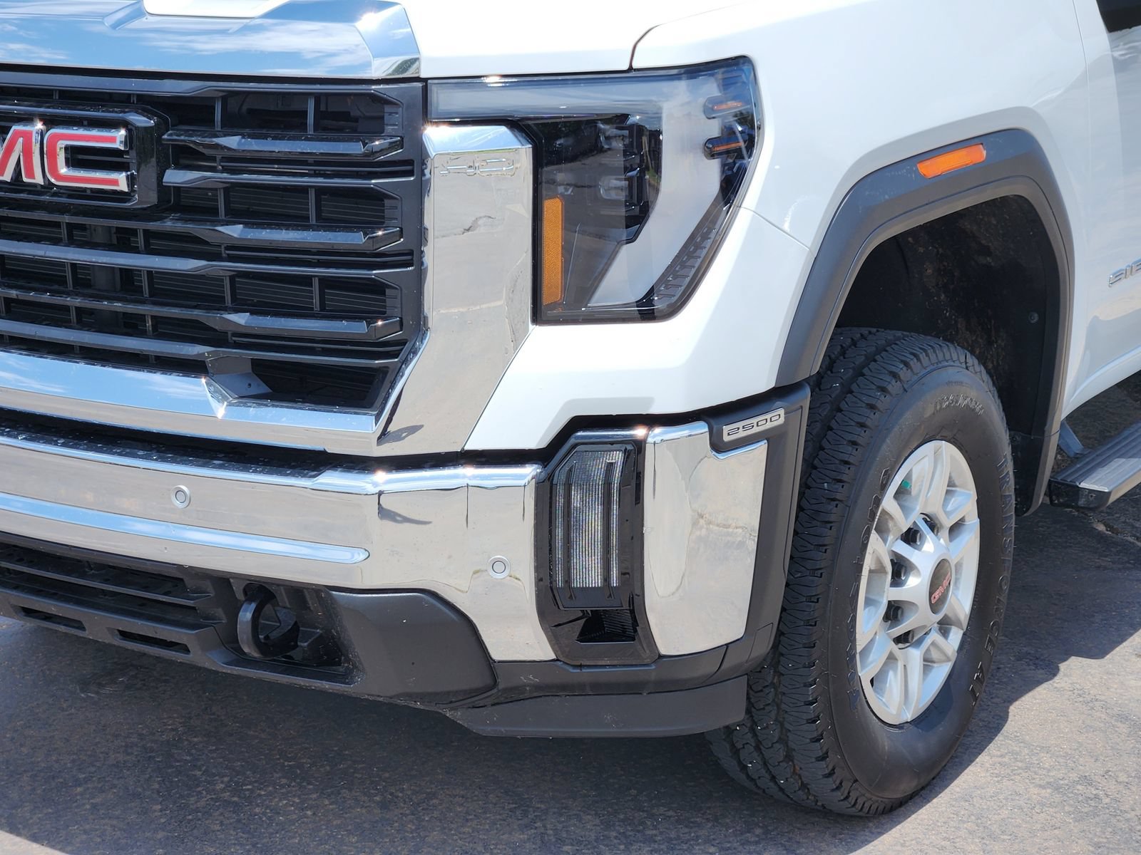 Used 2026 GMC Sierra 2500 Pro w/ 1SA Pro Safety Plus Package AWD/4WD image 11