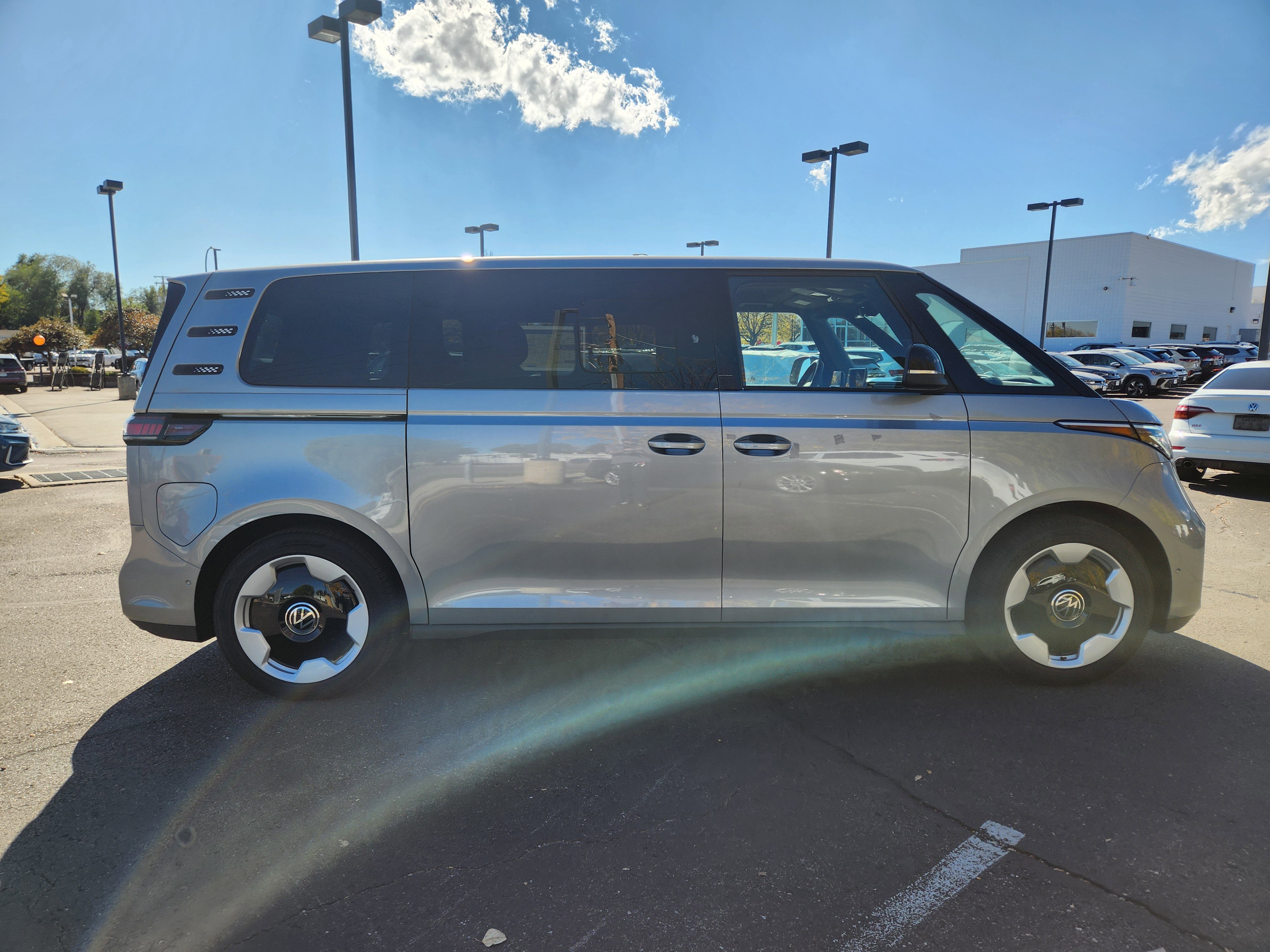 New 2025 Volkswagen ID. Buzz Pro S image 8