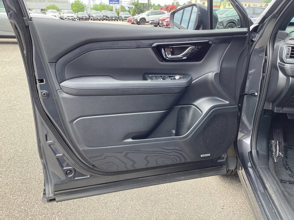 Used 2025 Subaru Forester Limited AWD/4WD image 10