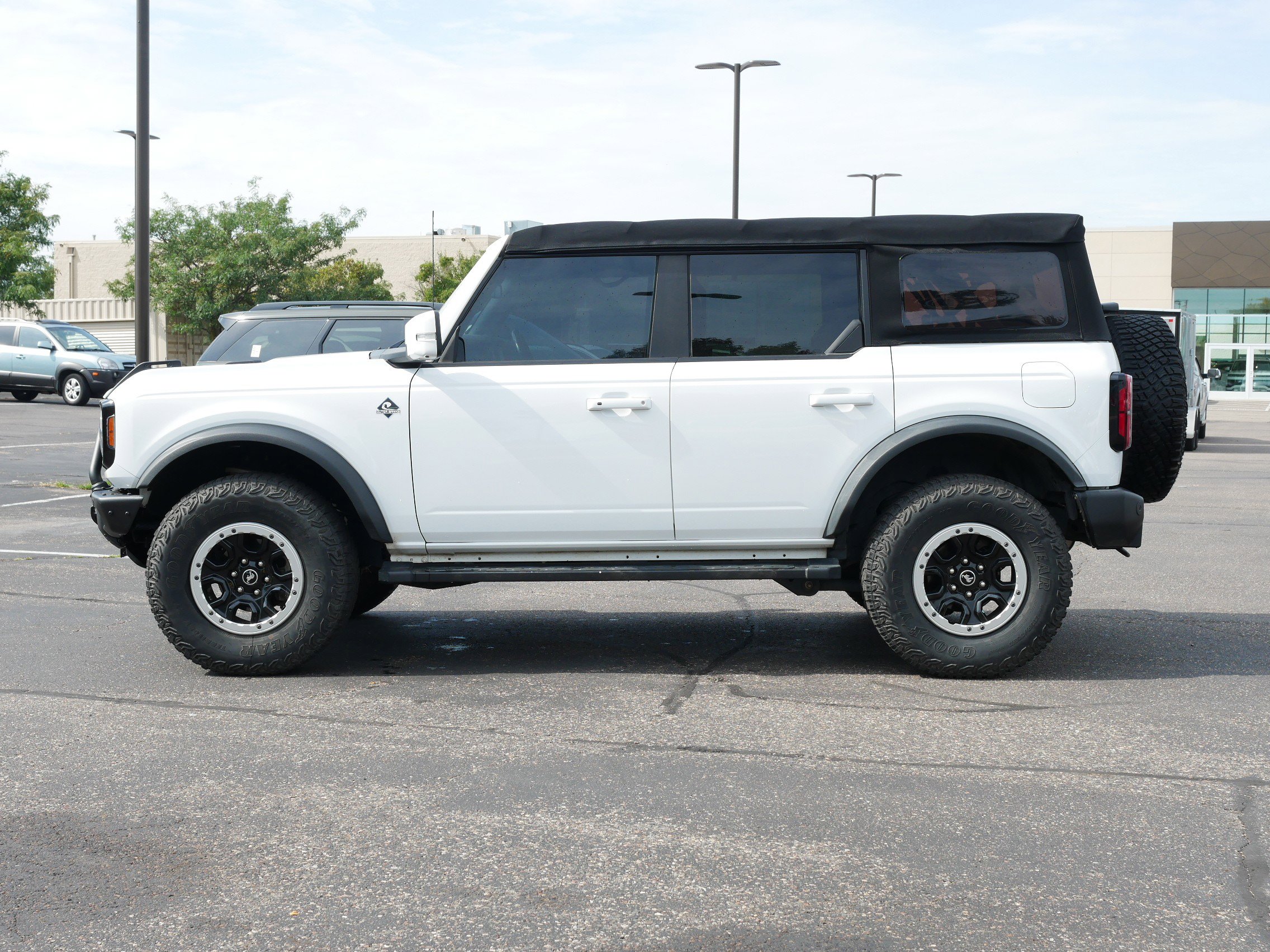 Used 2021 Ford Bronco Outer Banks w/ Sasquatch Package image 2
