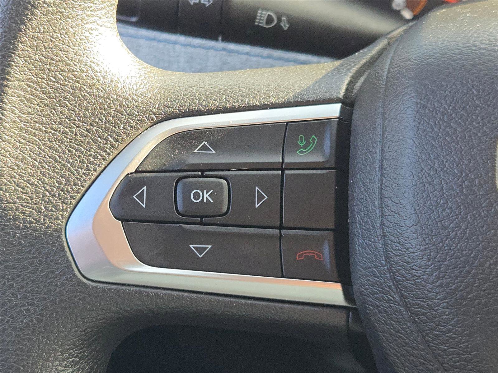 Used 2024 Jeep Compass Sport image 33