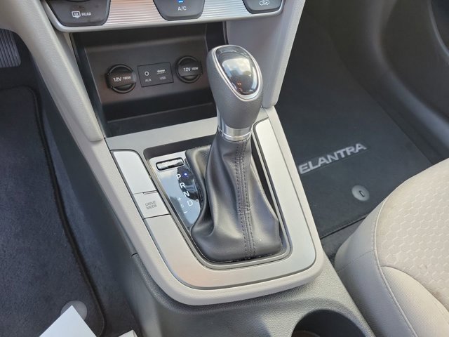 Used 2019 Hyundai Elantra SE image 25
