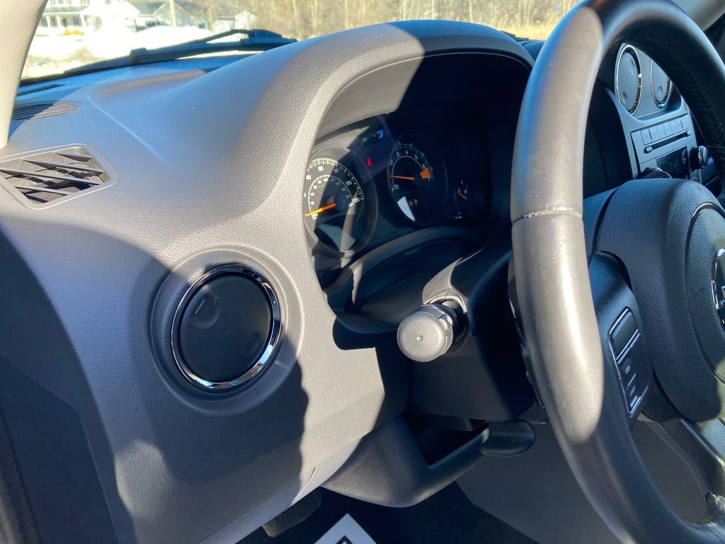 Used 2015 Jeep Patriot Latitude image 17