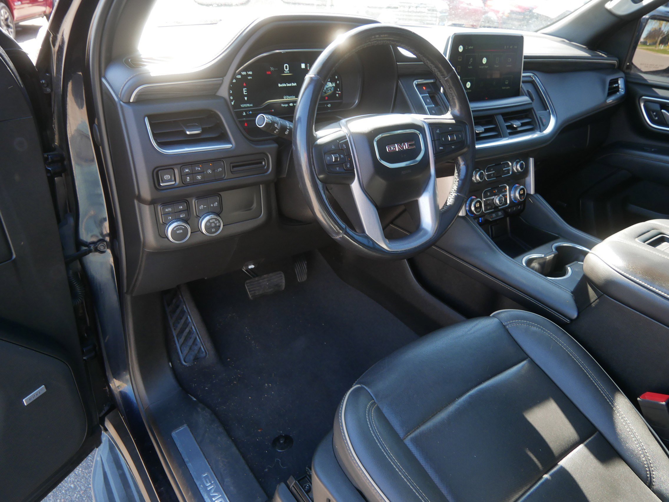 Used 2022 GMC Yukon XL SLT w/ SLT Premium Package AWD/4WD image 20