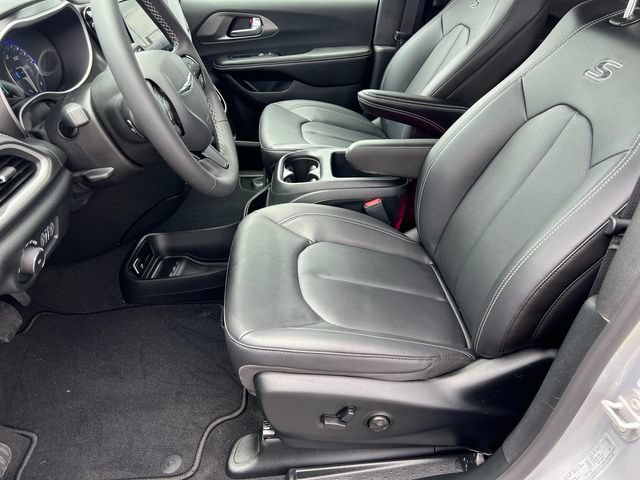 New 2026 Chrysler Pacifica Select w/ S Appearance Package FWD image 21
