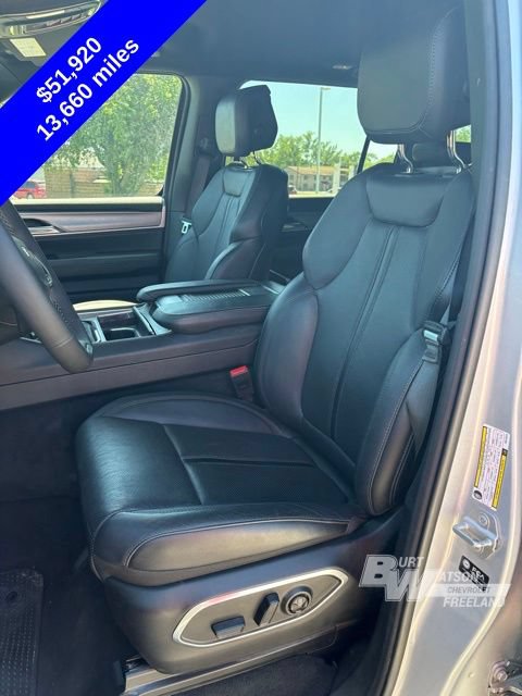 Used 2025 Jeep Wagoneer L Series II w/ 8-pass Seating Package AWD/4WD image 12