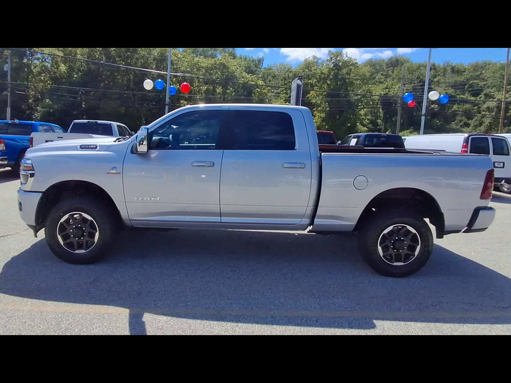 Used 2026 RAM 2500 Laramie AWD/4WD image 5