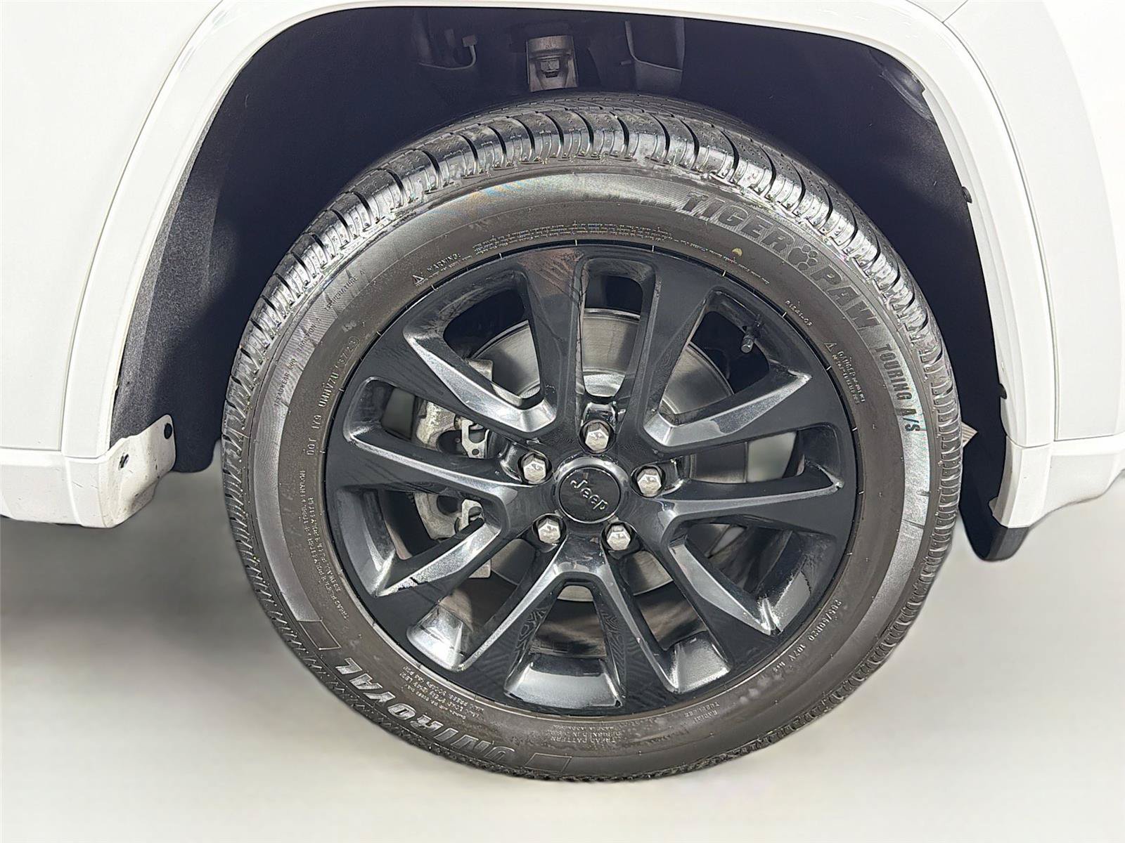 Used 2021 Jeep Grand Cherokee Laredo X AWD/4WD image 37