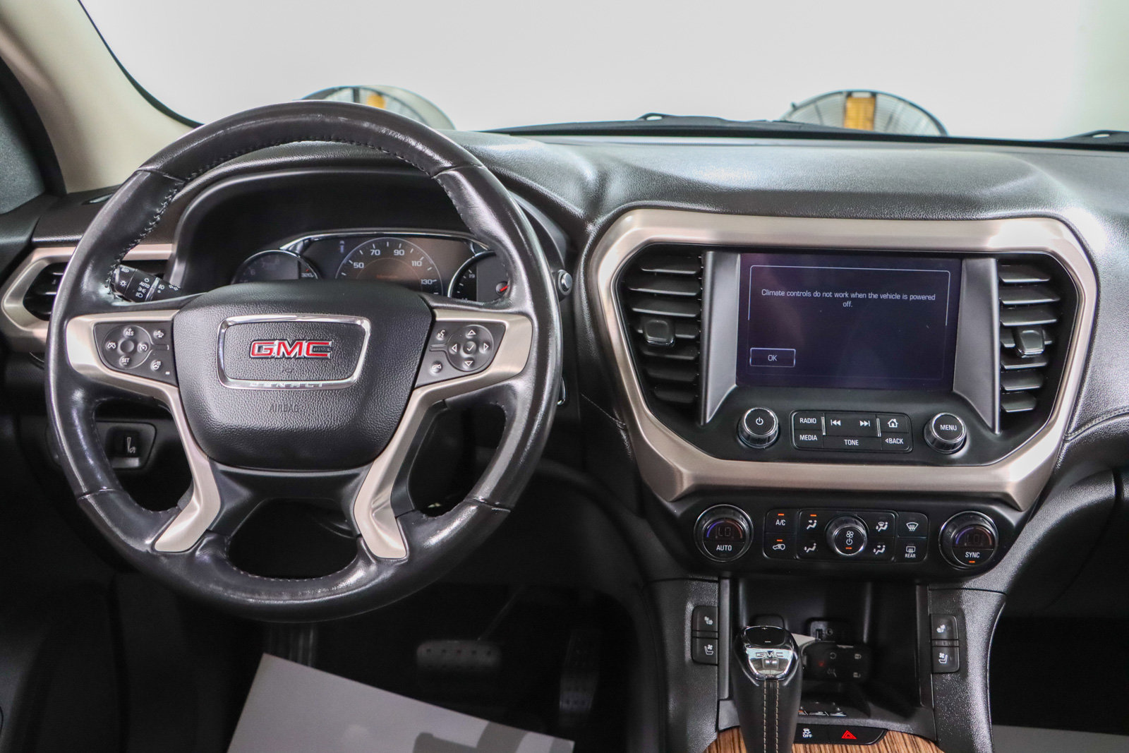Used 2019 GMC Acadia Denali w/ Technology Package AWD/4WD image 17