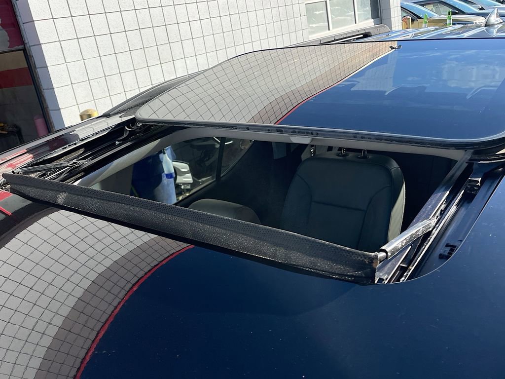 Used 2021 Chevrolet Traverse RS image 23