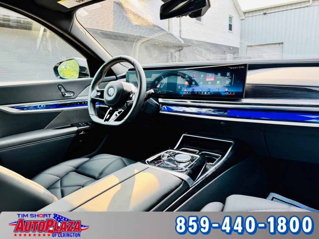Used 2025 BMW 740i xDrive w/ Premium Package AWD/4WD image 41