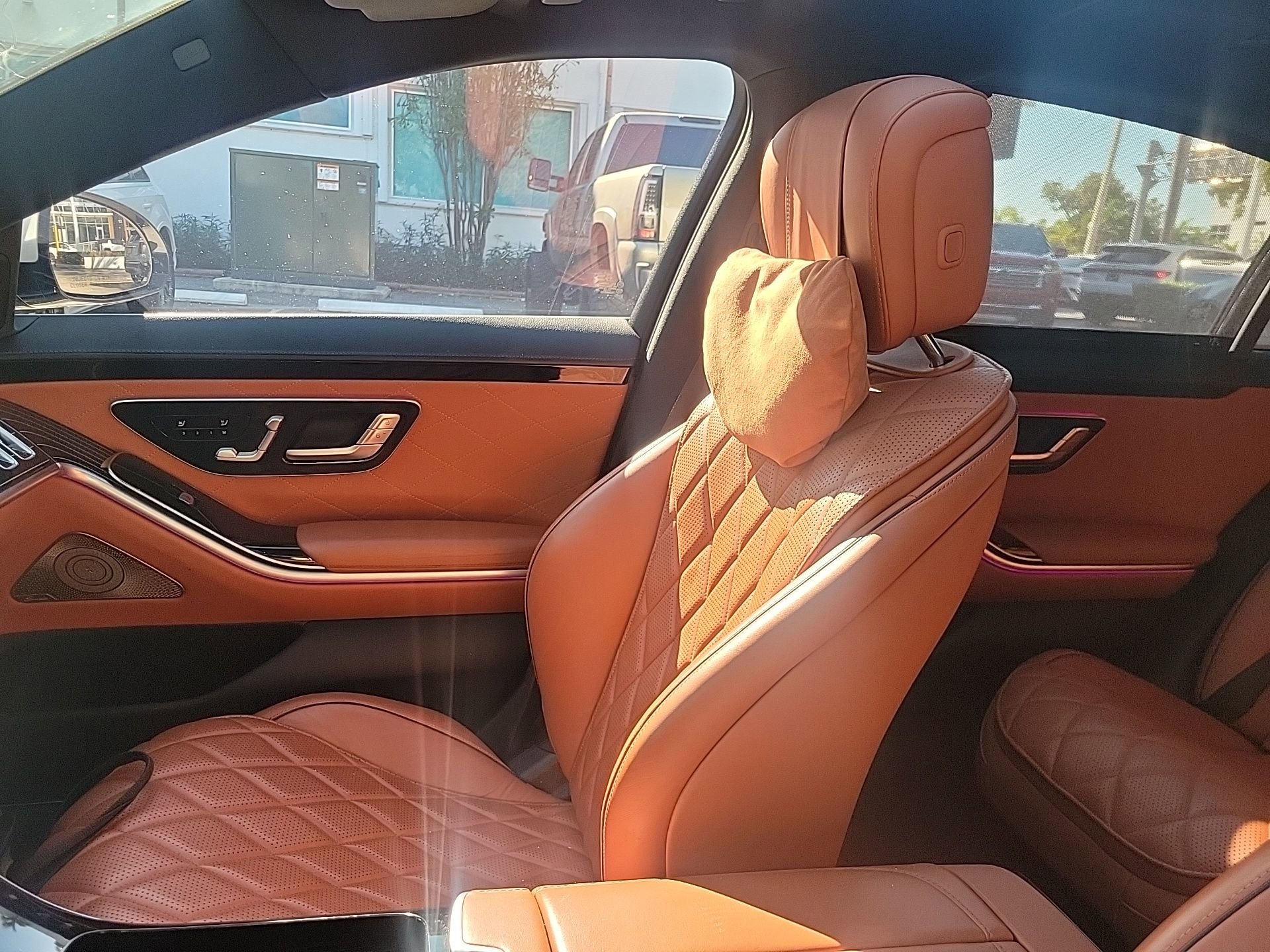 Used 2022 Mercedes-Benz S 500 4MATIC w/ Warmth & Comfort Package image 29