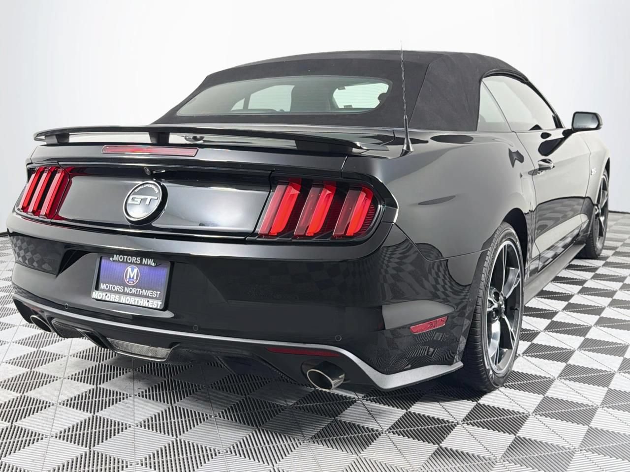 Used 2017 Ford Mustang GT Premium w/ Equipment Group 401A RWD image 26
