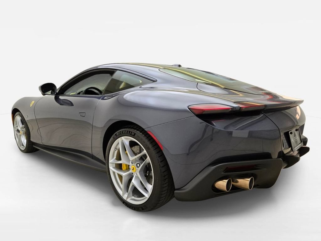 Used 2021 Ferrari Roma RWD image 11