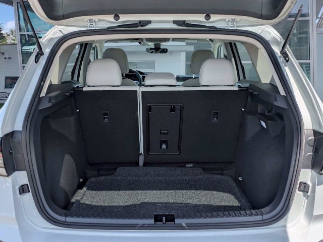 New 2026 Volkswagen Taos SE FWD image 13