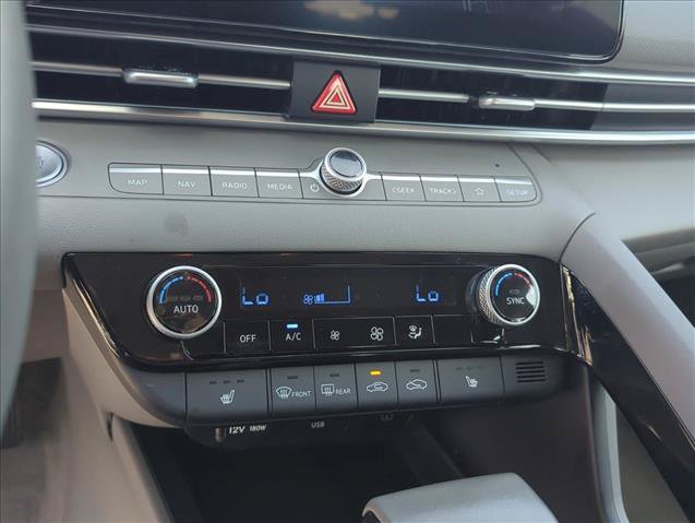 Used 2025 Hyundai Elantra SEL FWD image 21