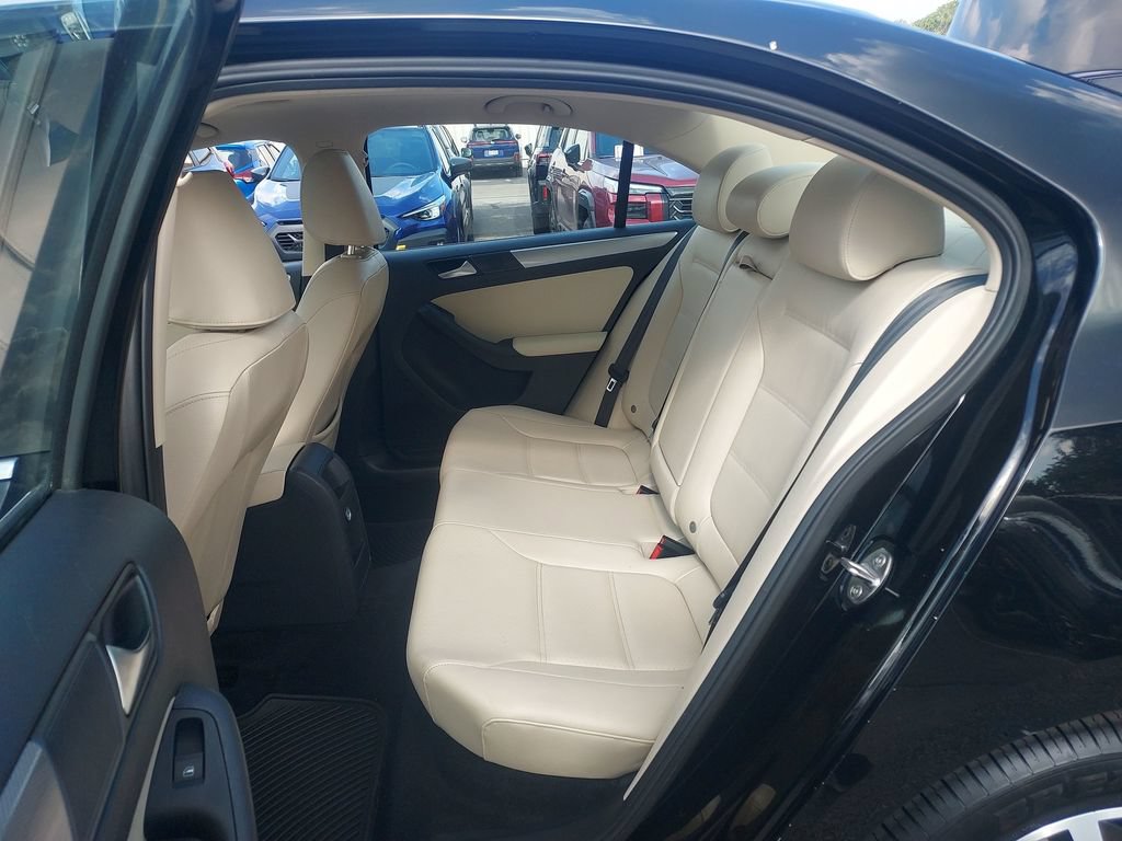 Used 2017 Volkswagen Jetta SE FWD image 29