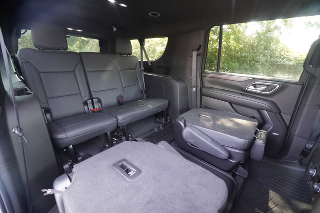 Used 2022 Chevrolet Suburban Z71 w/ Z71 Off-Road Package AWD/4WD image 24