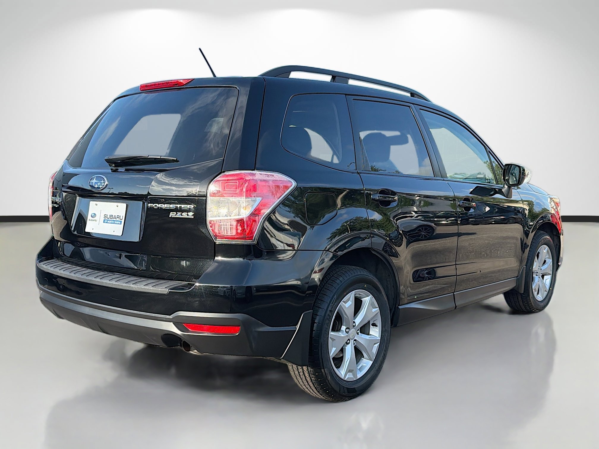 Used 2015 Subaru Forester 2.5i Premium w/ Popular Package #2 image 3