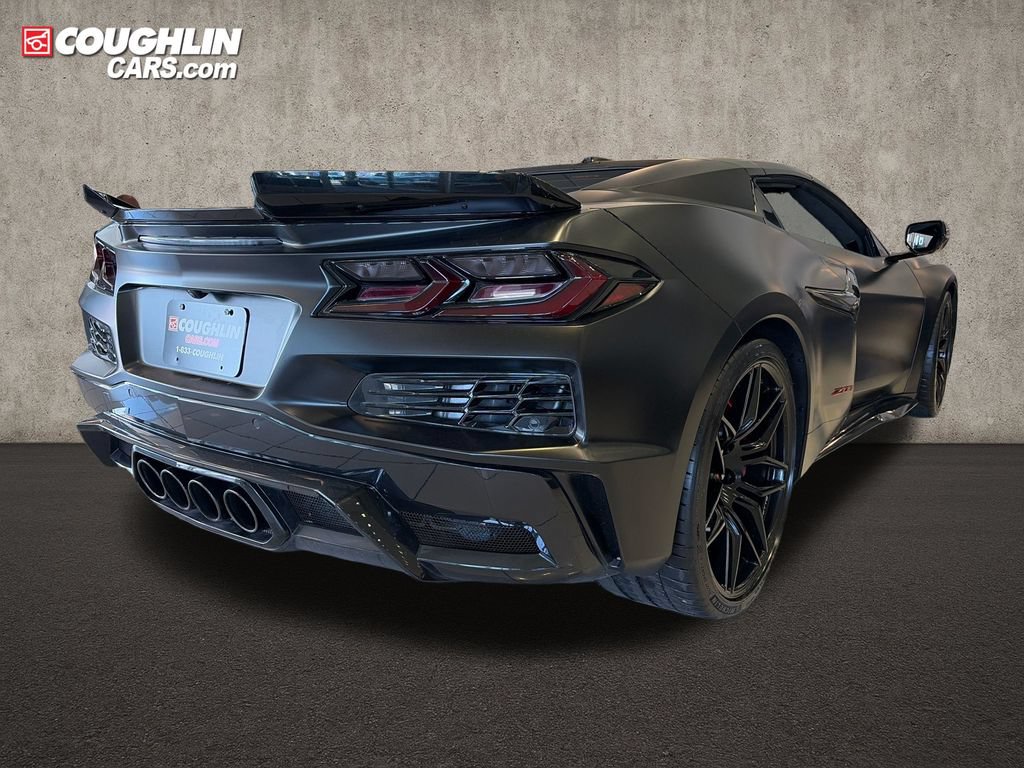 Used 2025 Chevrolet Corvette Z06 w/ Stealth Interior Trim Package RWD image 8