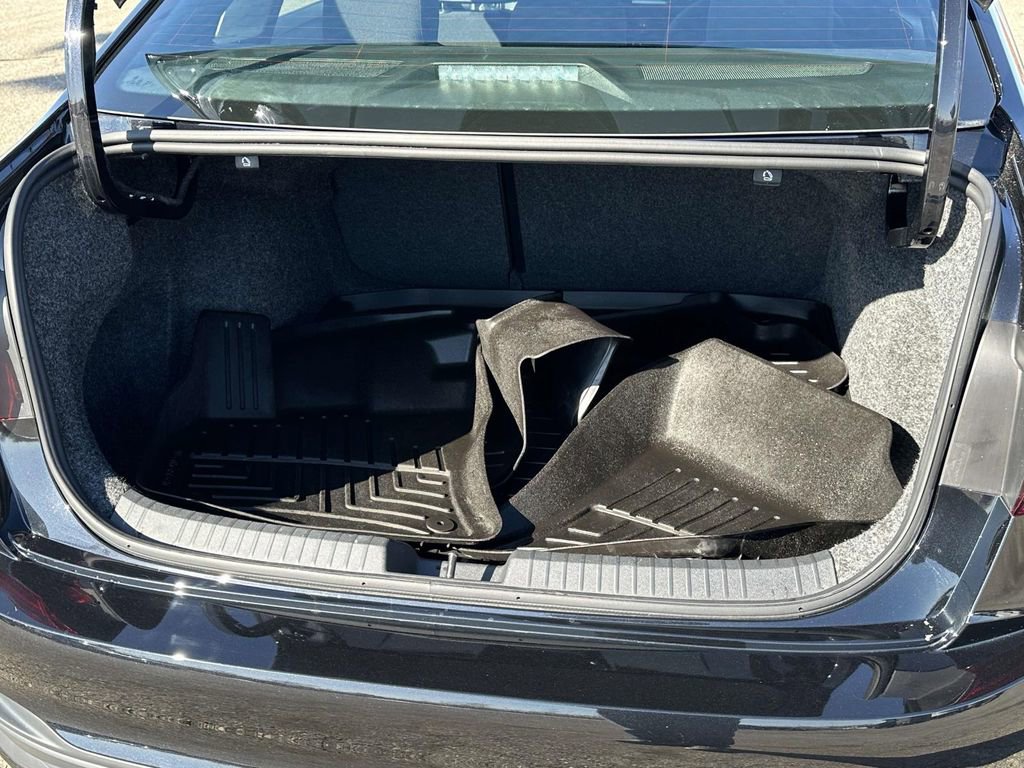 Used 2025 Volkswagen Jetta Sport image 12