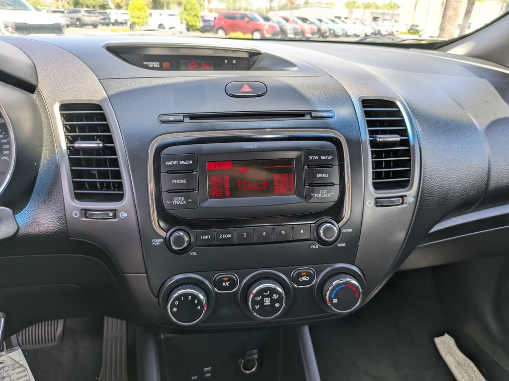 Used 2017 Kia Forte LX FWD image 23