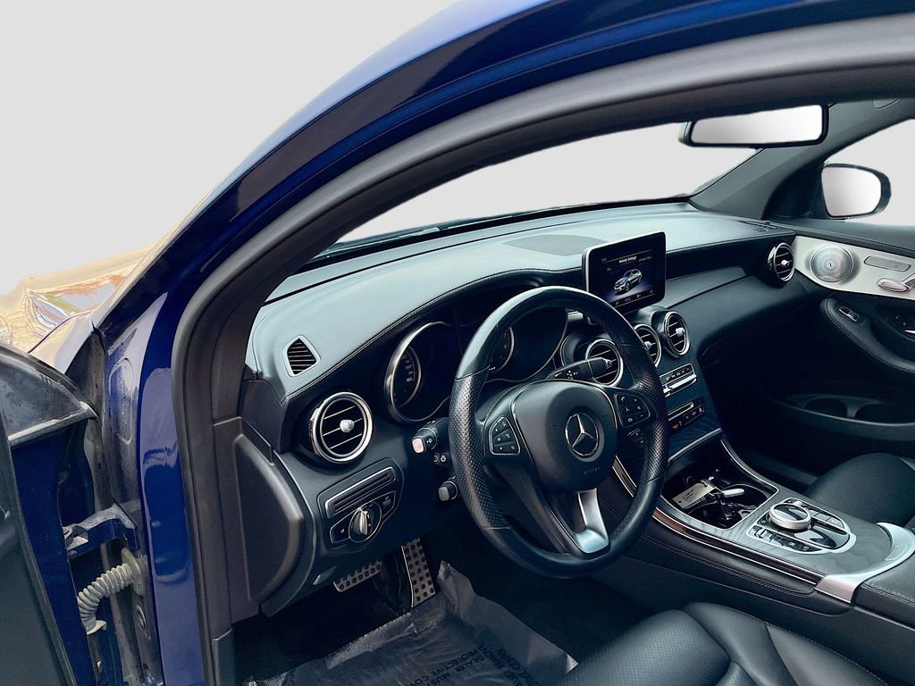 Used 2019 Mercedes-Benz GLC 300 4MATIC Coupe image 9