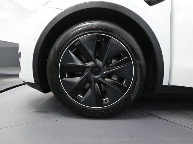 Used 2022 Tesla Model Y Long Range image 15