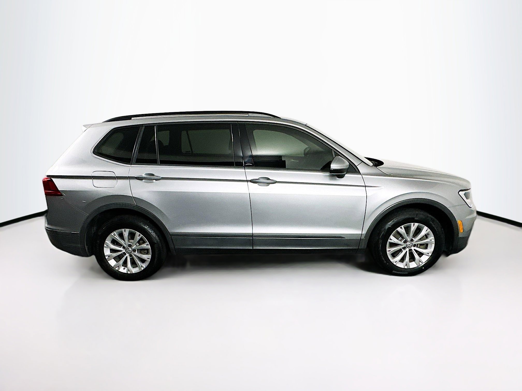 Used 2019 Volkswagen Tiguan S w/ Driver Assistance Package image 10
