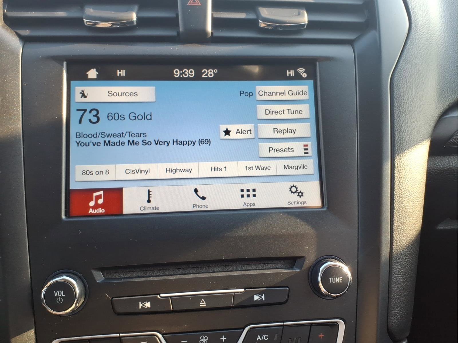 Certified 2018 Ford Fusion SE w/ Equipment Group 201A image 16