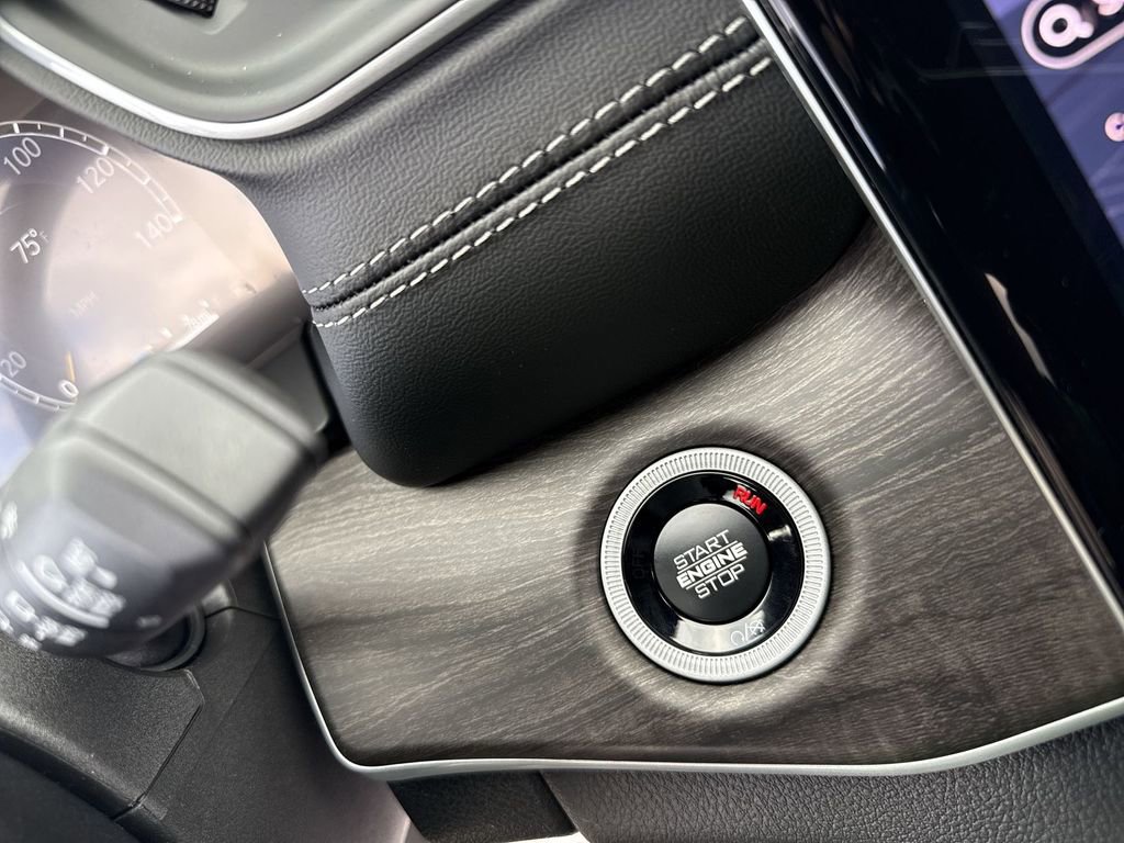 New 2025 Jeep Grand Cherokee L Limited w/ Black Appearance Package image 19