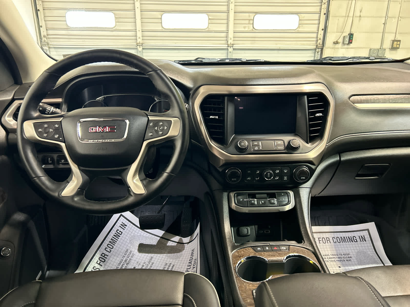 Used 2023 GMC Acadia Denali w/ Denali Ultimate Package AWD/4WD image 4