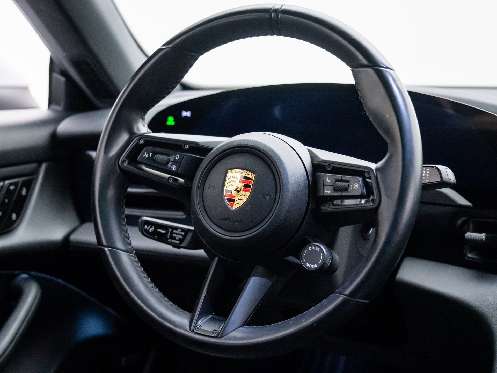 Used 2021 Porsche Taycan 4S image 9