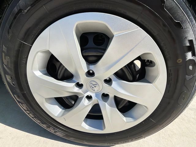 Used 2019 Toyota RAV4 LE FWD image 93