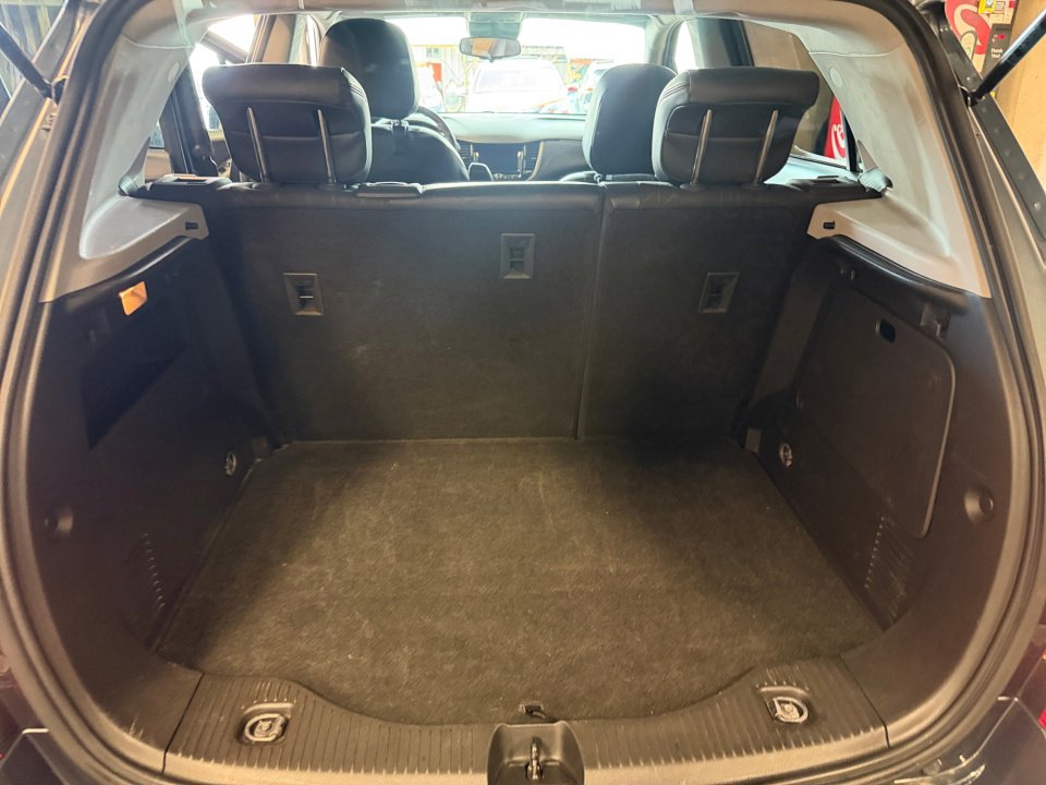 Used 2021 Chevrolet Trax LT FWD image 19