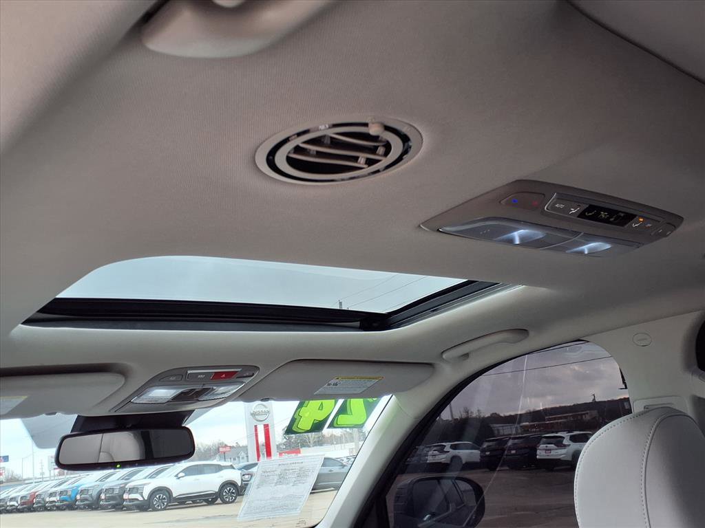 Used 2024 Kia Telluride SX w/ Towing Package image 15